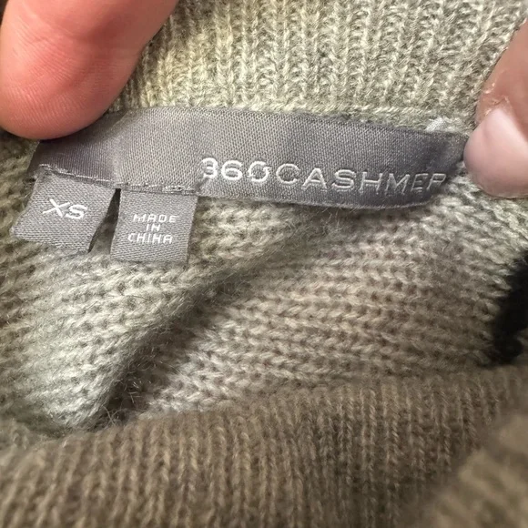 360Cashmere Gray 100% Cashmere Cowl Neck Oversized Sweater – Size XS